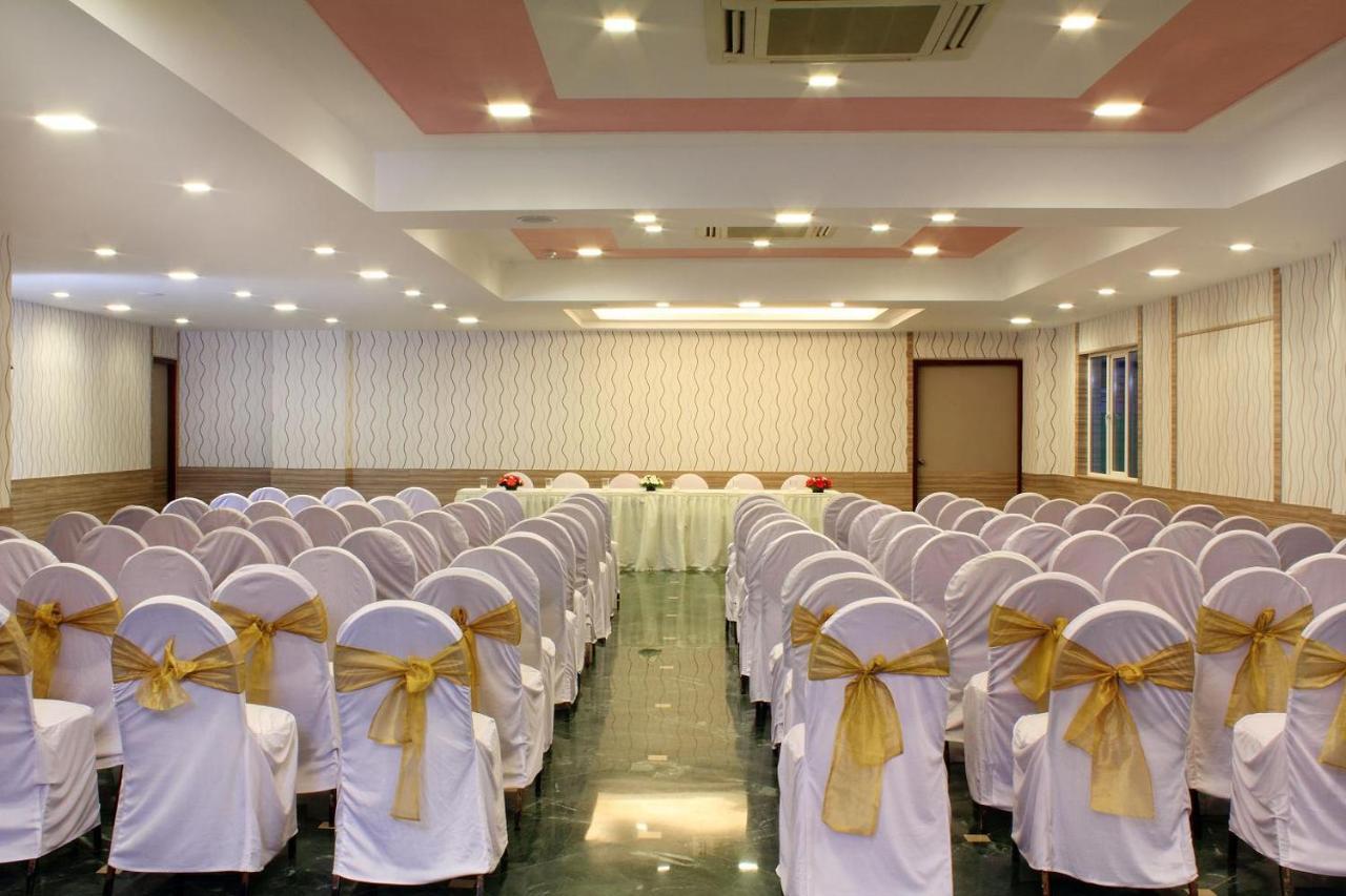 Hotel Crn Canary Bangalore Dış mekan fotoğraf